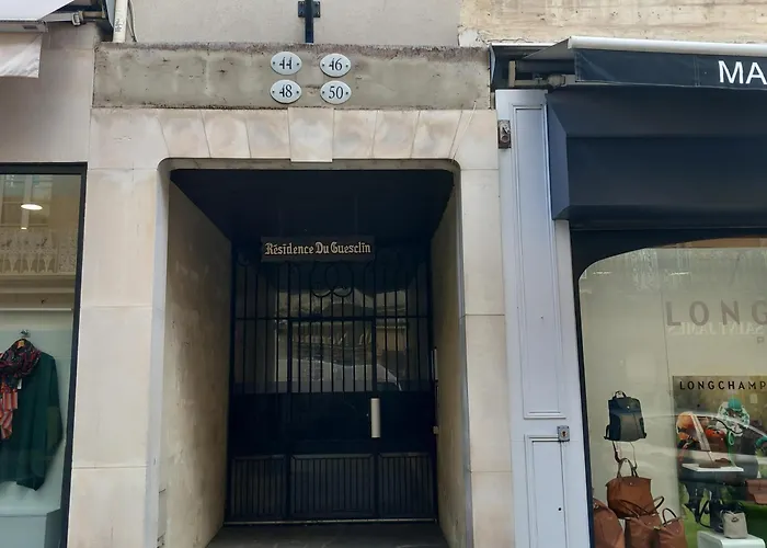 Le Petit Bayeusain